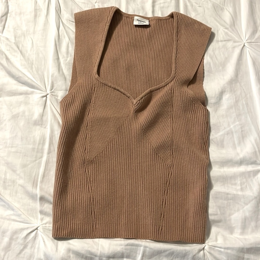 Abercrombie & Fitch portrait sweetheart sweater tank. Nude color.